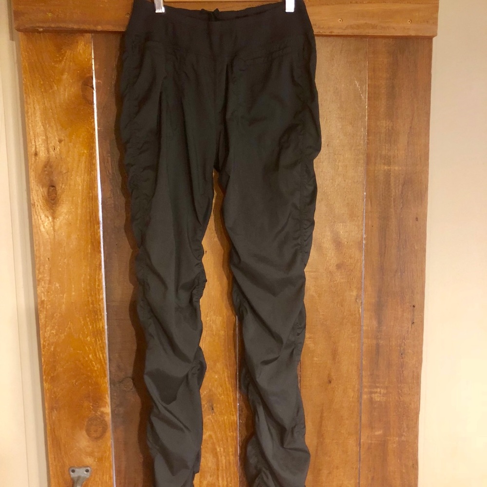 Black MPG sport joggers 🏃‍♂️